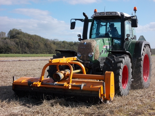 Rene Salman Loon & verhuurbedrijf Tractor Fendt 820